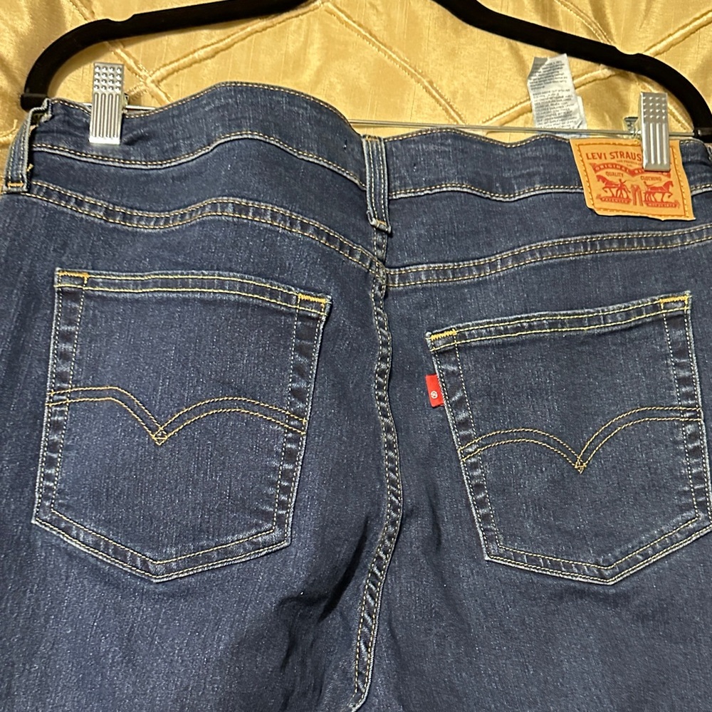 Levi’s Women Blue Denim Jeans 34 x 30 NWOT - Picture 3 of 3